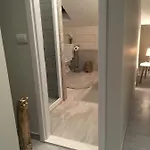 Center Apartment *