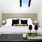 Apartment Center *
