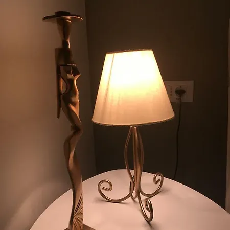 Center Apartment *