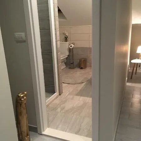 Center Apartment *