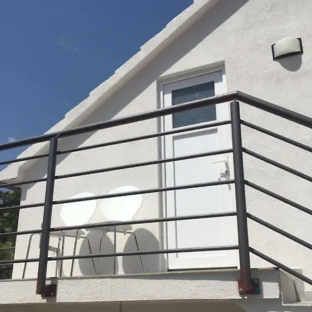 Apartment Center Split