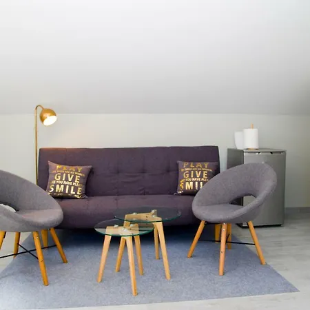 Center Apartment *