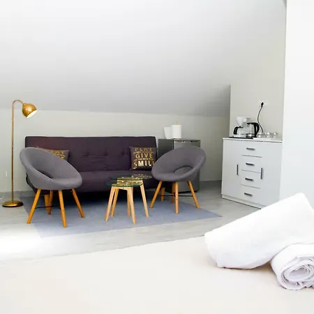 Center Apartment *