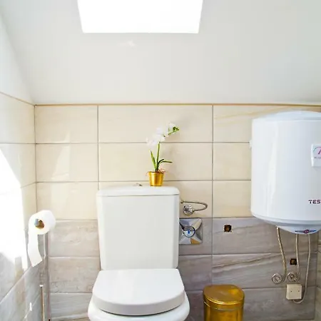 Center Apartment *