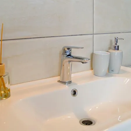 Center Apartment *