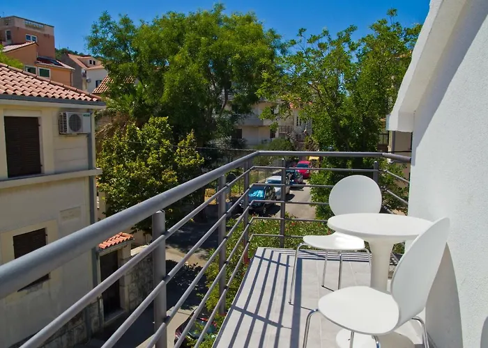 Center * スプリト